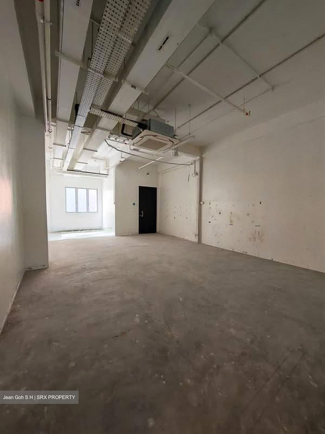 Hongkong Street (D1), Office #618137091